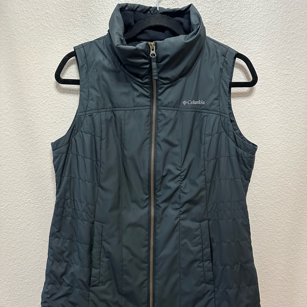 Columbia Women's Black Puffer Vest